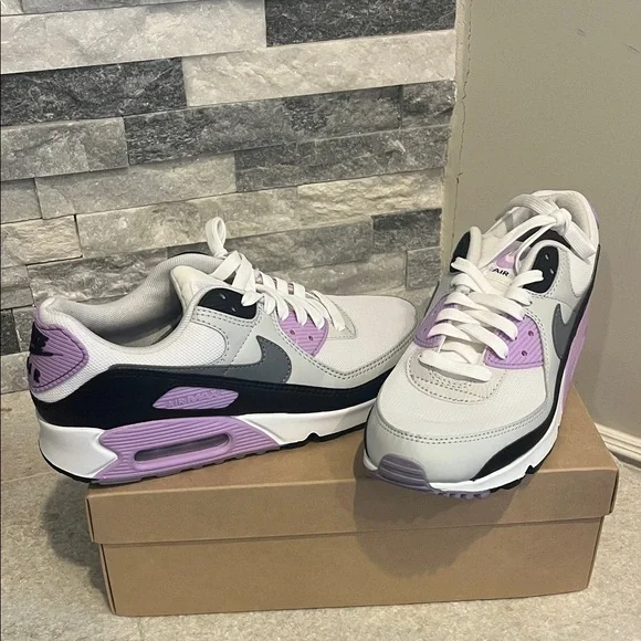 New!! Nike Air Max 90 women's white and purple sneakers - Picture 1 of 6